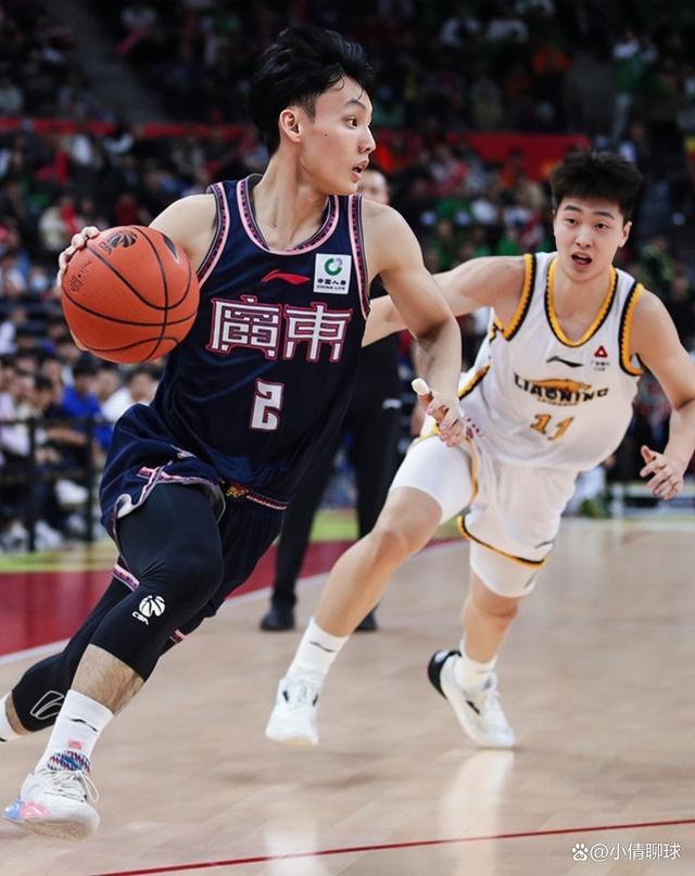 意大利杯倒计时;深圳男篮冲刺阶段回应争议;细节引发关注;信心回归;轮换策略被讨论的简单介绍-尊龙娱乐