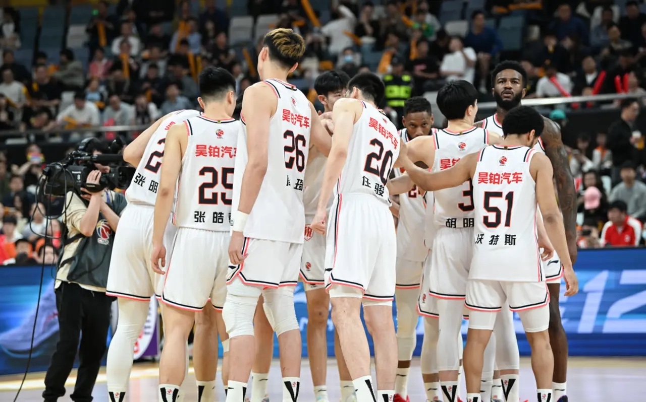 转折点深圳男篮内部沟通，CBA常规赛今晚攻防权衡，管理层满意，赛程密集仍需轮换的简单介绍-尊龙凯时