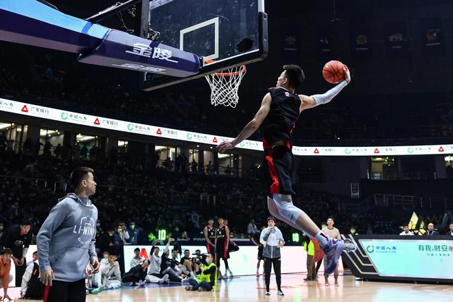 包含CBA常规赛赛前再迎强敌,克里夫兰骑士完成体检,主帅态度:目标明确,控场能力受关注的词条-尊龙体育